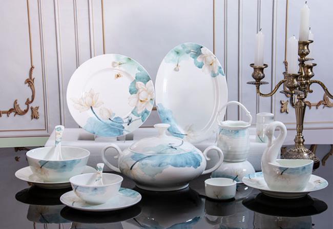 62頭出水芙蓉骨質(zhì)瓷中餐具