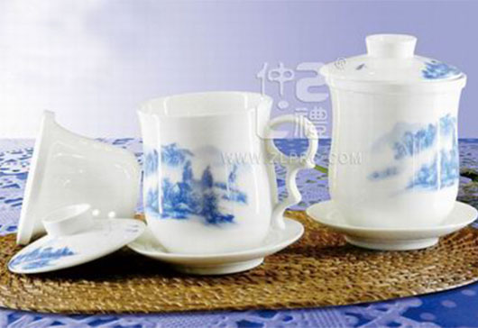 八件套對(duì)杯山水